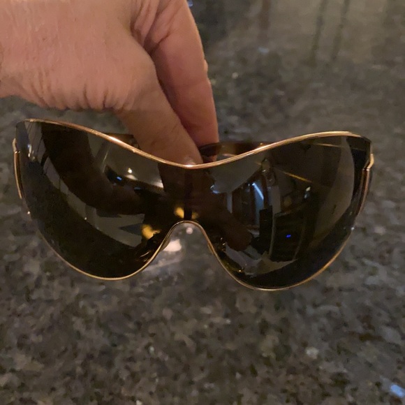 PRICE🔥DROP🔥CHANEL SUNGLASSES 100%AUTHENTIC - Picture 14 of 16